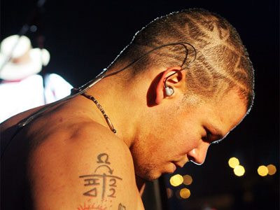 Calle 13-Electro Movimiento- Nuevo Video on PulsoBeat