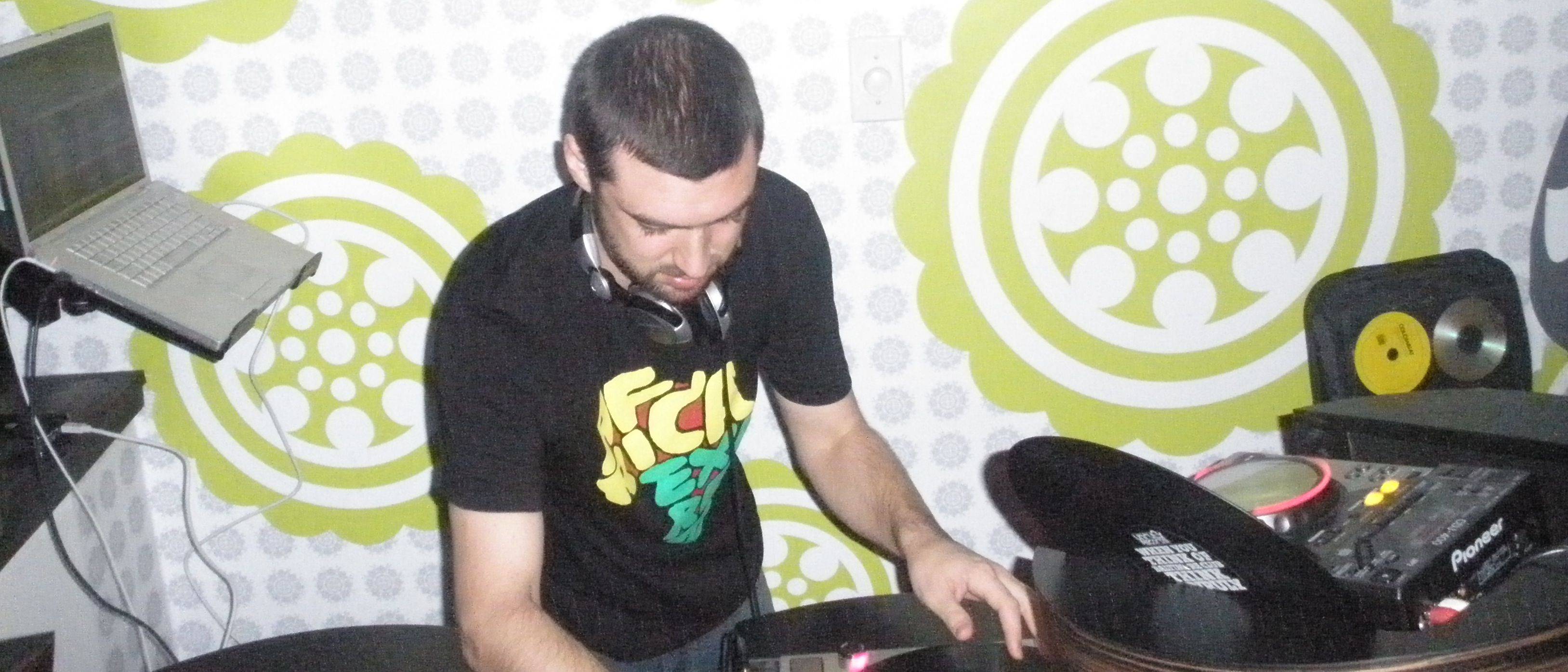 Uproot Andy, from Que Bajo?!, hits up Philly for a little Tropicalismo…