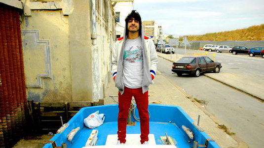 VideoBeat VIERNES: El Guincho nos ofrece “Pop Negro”