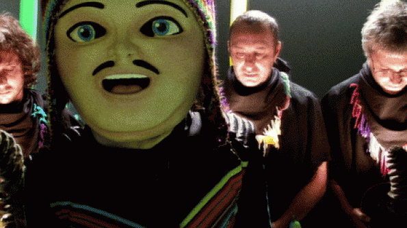 VideoBeat VIERNES: Poncho nos lleva en un viaje Electro-Pop con “Please Me” desde Argentina