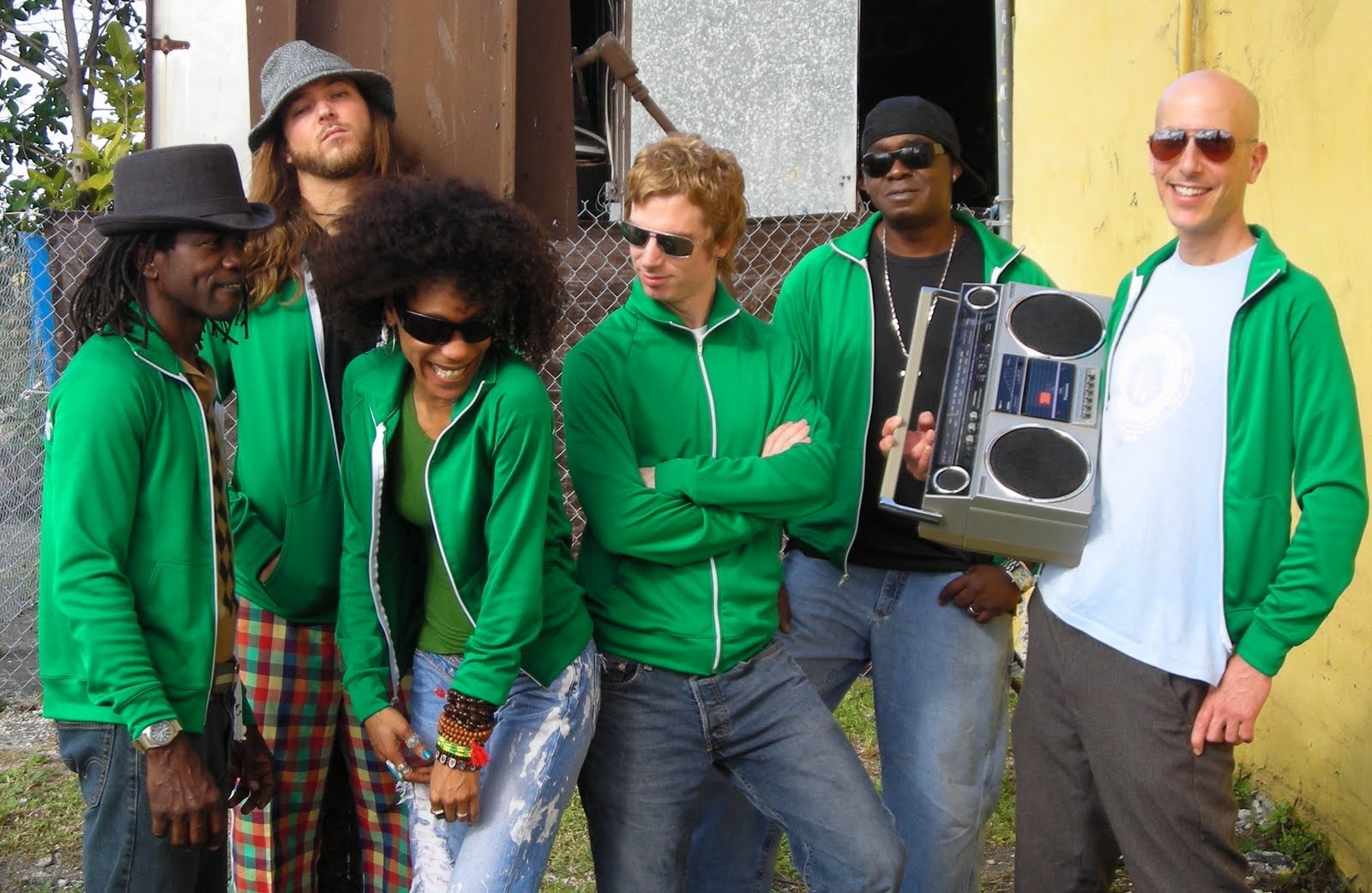 VideoBeat VIERNES: Beat the summer heat with Miami’s own Spam Allstars and their “Agua de Poço”